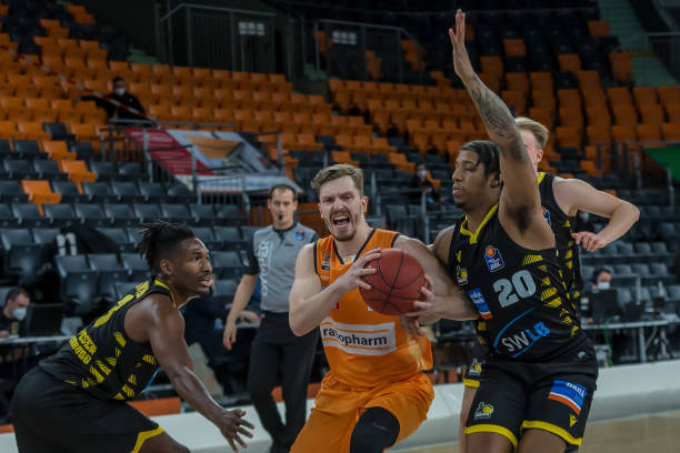 向的信任 向的信任